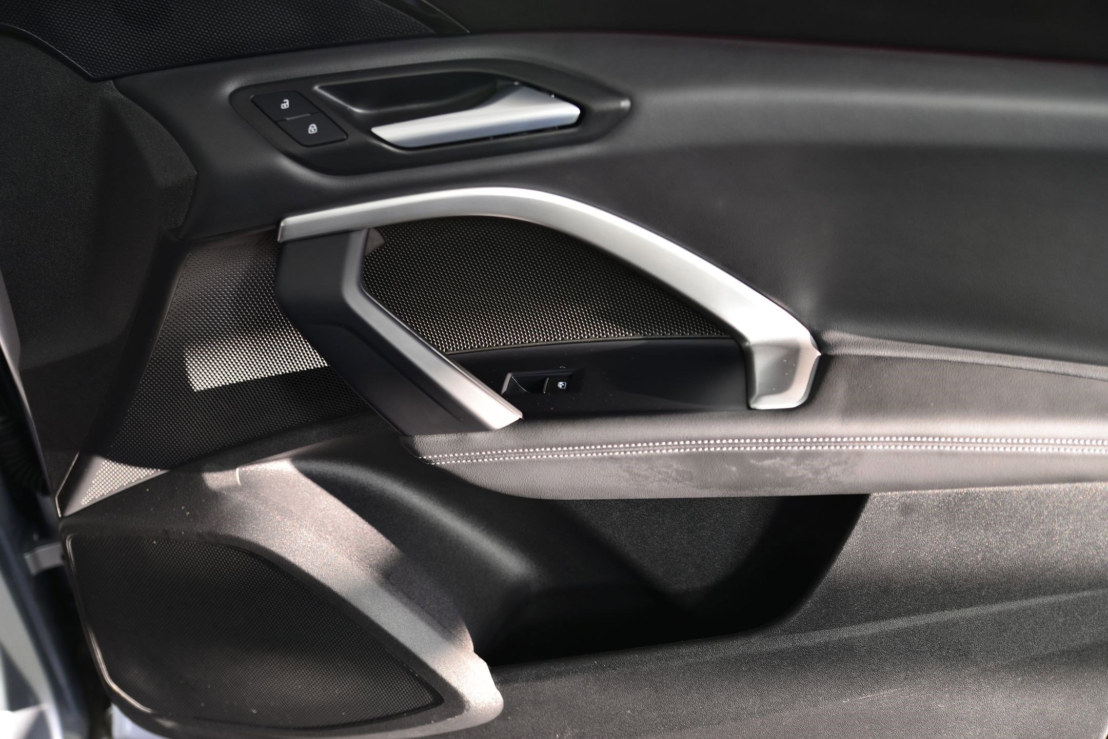 Used 2025 Audi Q5 Premium w/ Convenience Package image 19