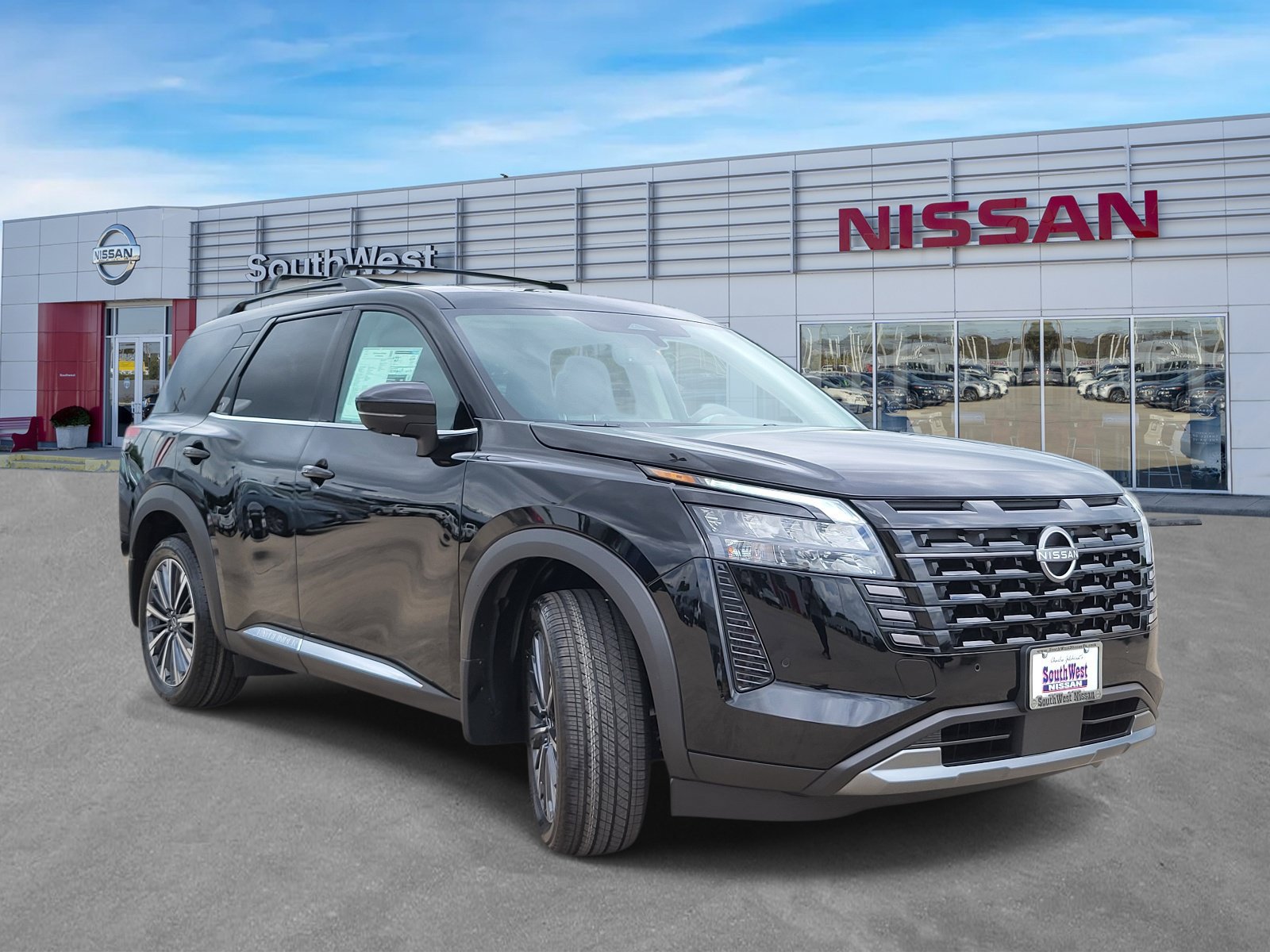 New 2026 Nissan Pathfinder Platinum w/ Cargo Package FWD image 2