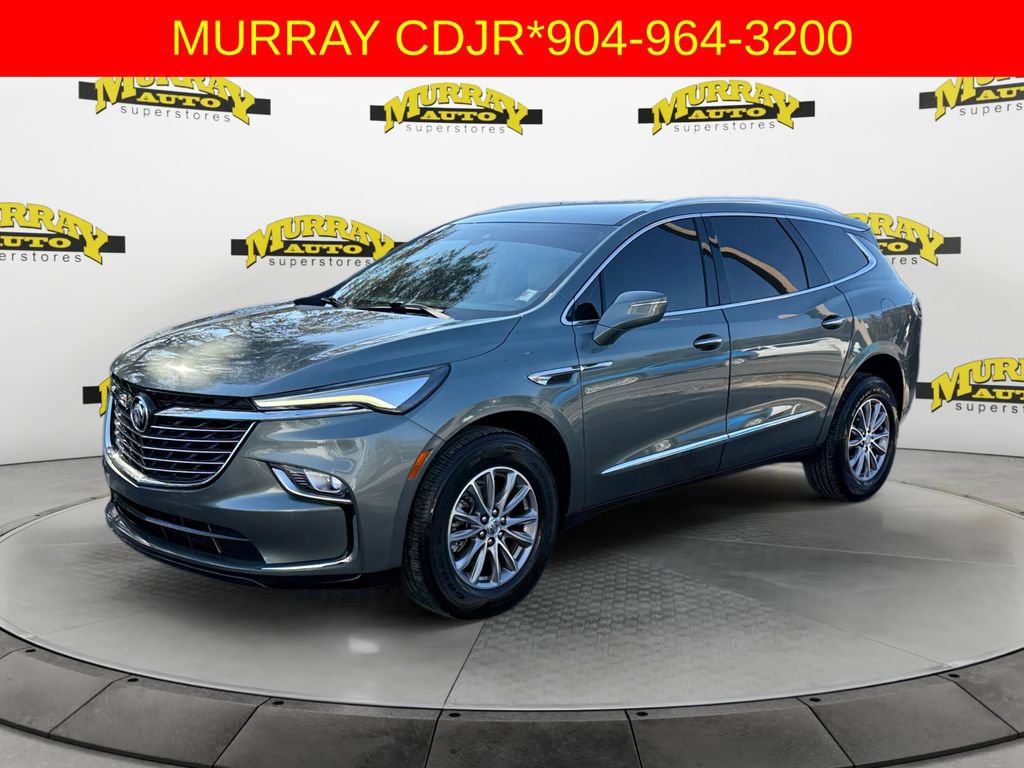 Used 2023 Buick Enclave Essence image 1