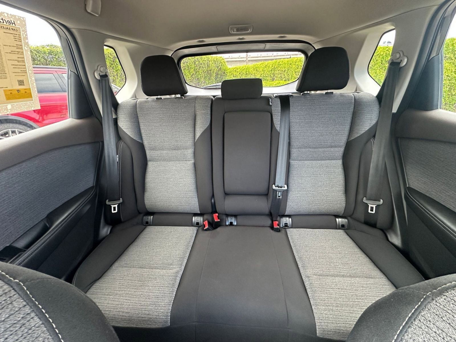 Used 2023 Nissan Rogue SV image 38