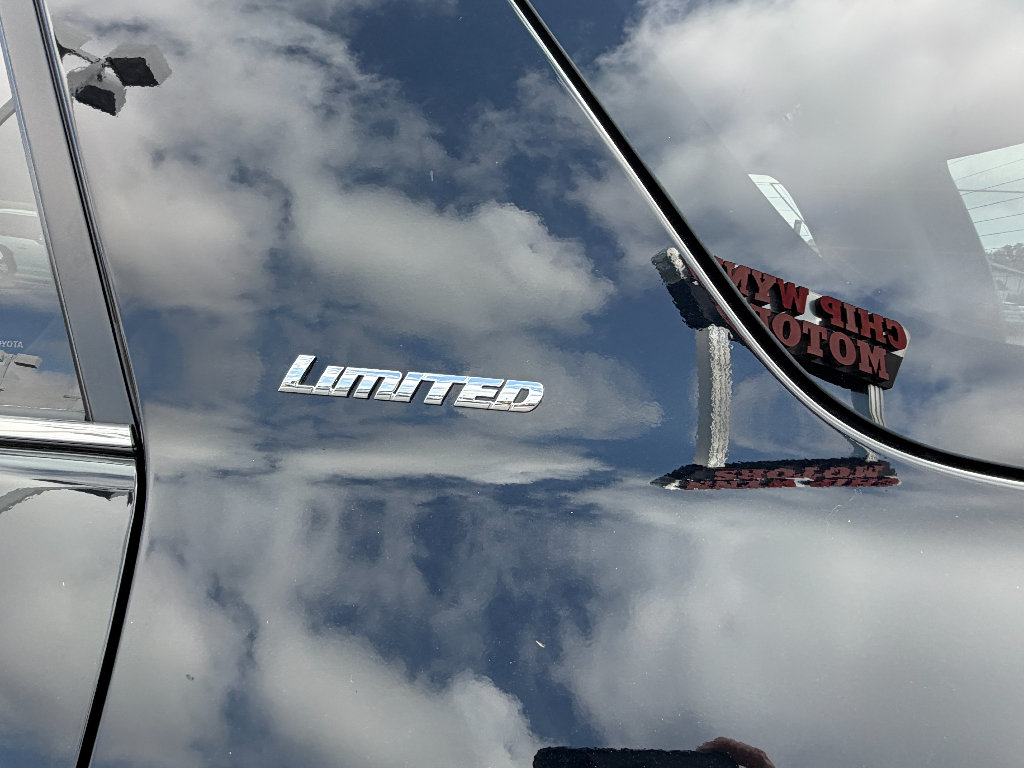 Used 2023 Toyota 4Runner Limited AWD/4WD image 10