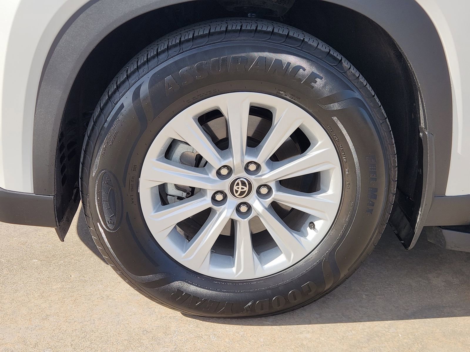 Used 2025 Toyota Grand Highlander AWD image 14