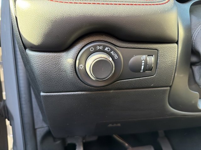 Used 2024 Dodge Durango GT image 13