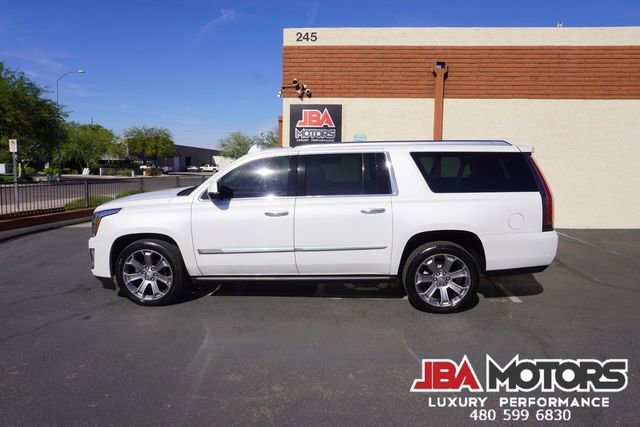 Used 2020 Cadillac Escalade ESV Platinum image 33