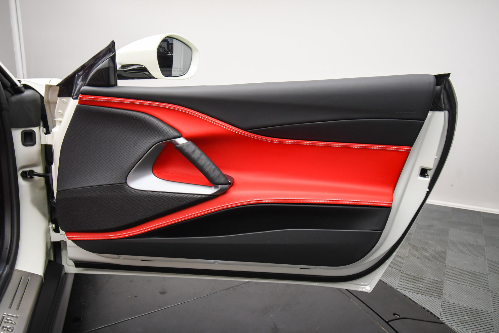 Used 2022 Ferrari 812 GTS RWD image 40