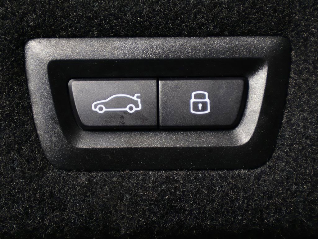 Used 2025 BMW i7 xDrive60 w/ Premium Package image 20