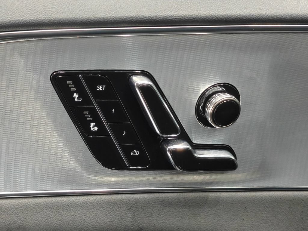 Used 2024 Cadillac Lyriq Tech RWD image 54