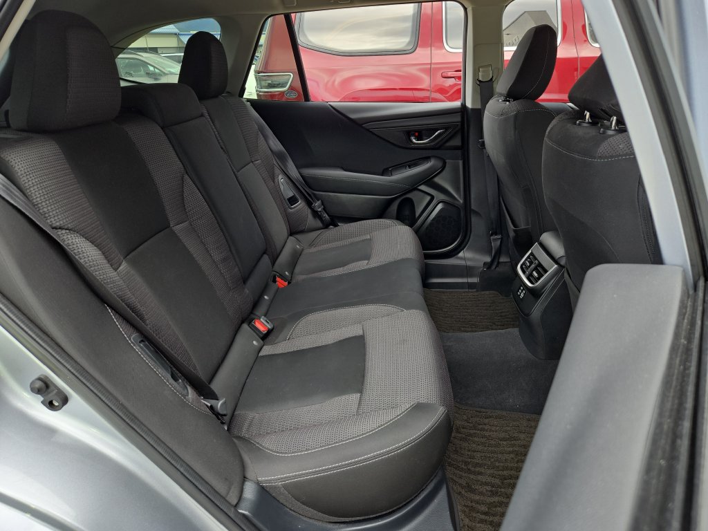 Used 2025 Subaru Outback Premium AWD/4WD image 16