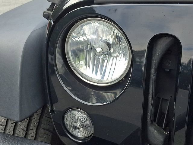 Used 2018 Jeep Wrangler Unlimited Sport S AWD/4WD image 15