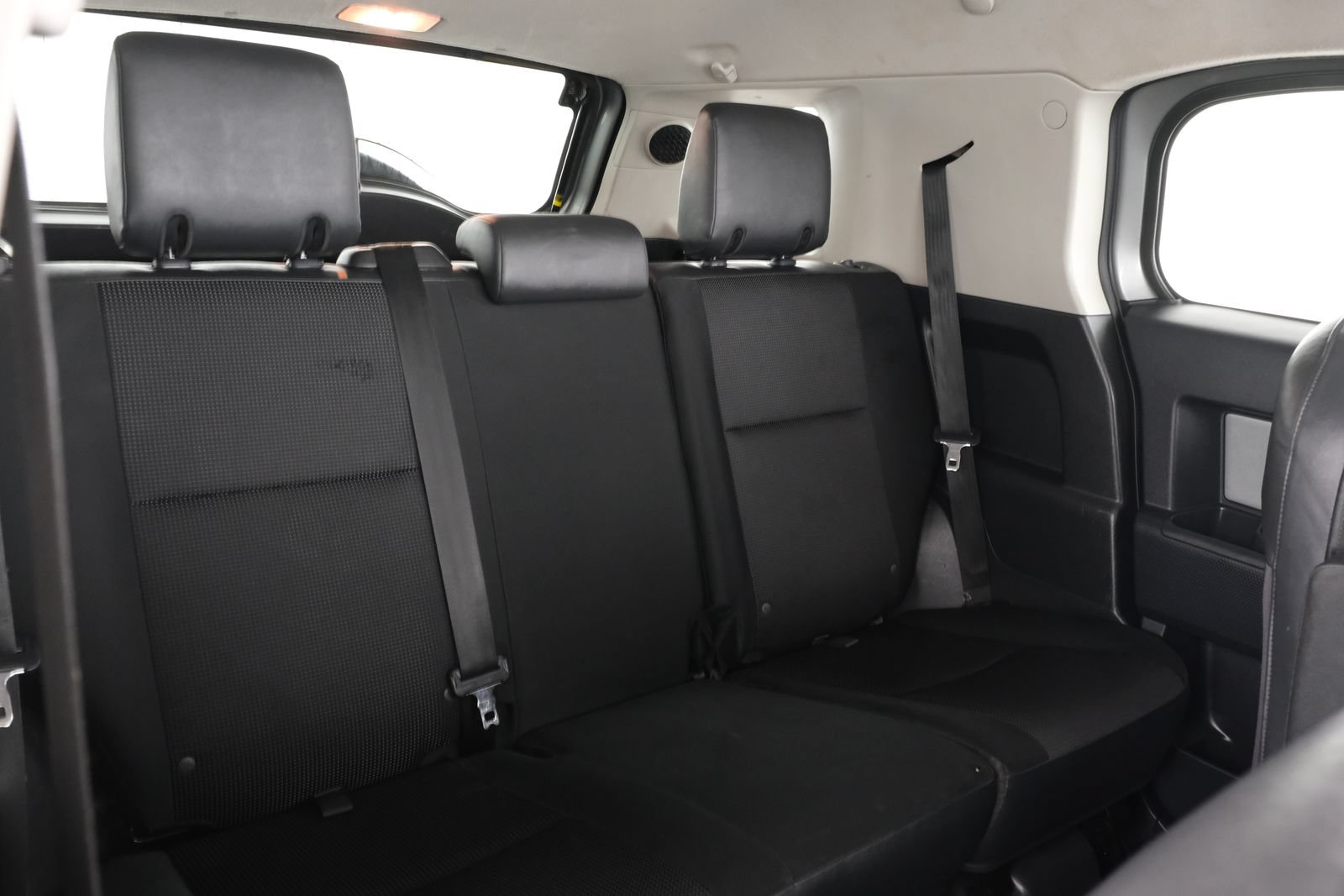 Used 2011 Toyota FJ Cruiser 4WD w/ Upgrade Pkg image 32