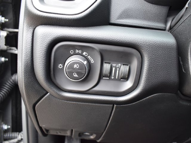 New 2026 RAM 3500 Laramie AWD/4WD image 17