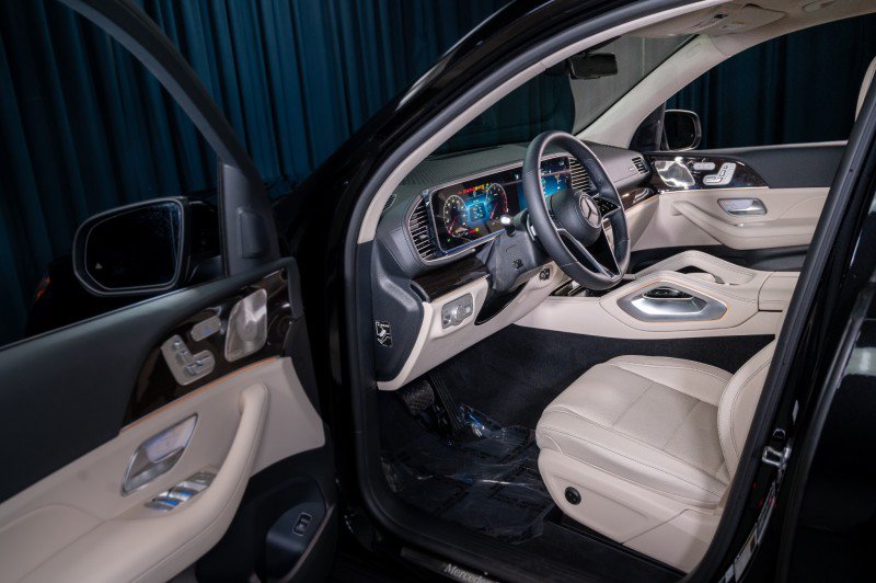 Certified 2026 Mercedes-Benz GLS 450 4MATIC image 13