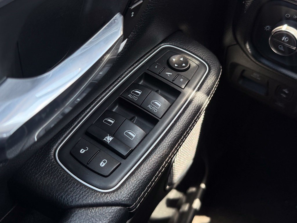Used 2021 RAM 1500 Laramie w/ Laramie Southwest Edition AWD/4WD image 9