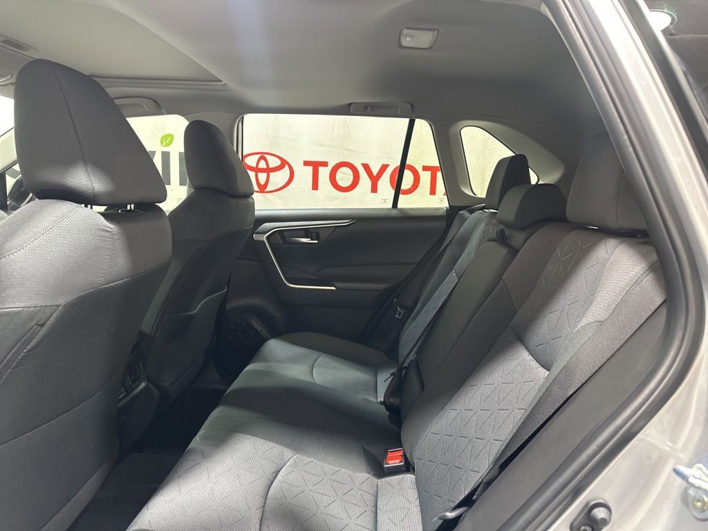 Used 2025 Toyota RAV4 XLE image 19
