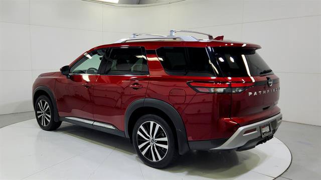 Certified 2025 Nissan Pathfinder Platinum w/ Cargo Package FWD image 6