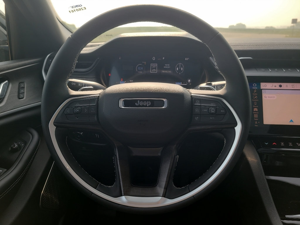 New 2026 Jeep Grand Cherokee Limited w/ Limited Altitude Package AWD/4WD image 31
