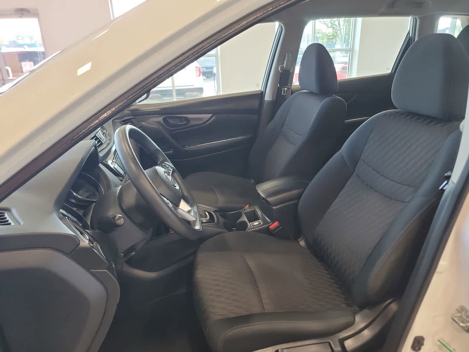 Used 2019 Nissan Rogue S AWD/4WD image 12