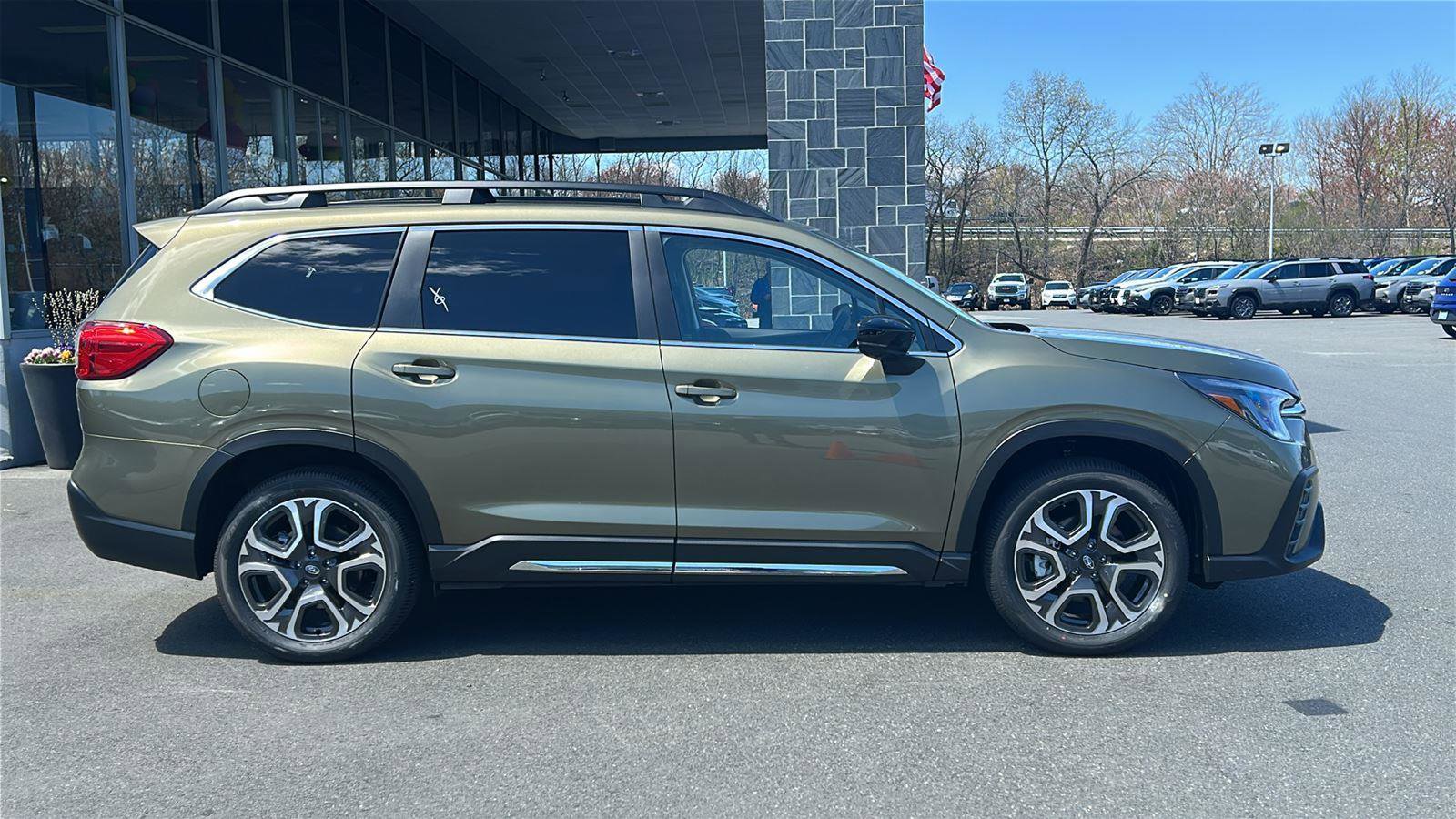 New 2026 Subaru Ascent Limited AWD/4WD image 9