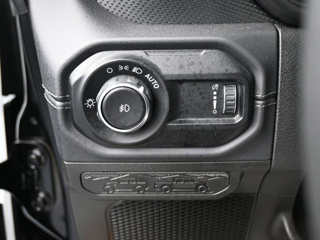 Used 2025 Jeep Wrangler Unlimited Rubicon 392 image 16