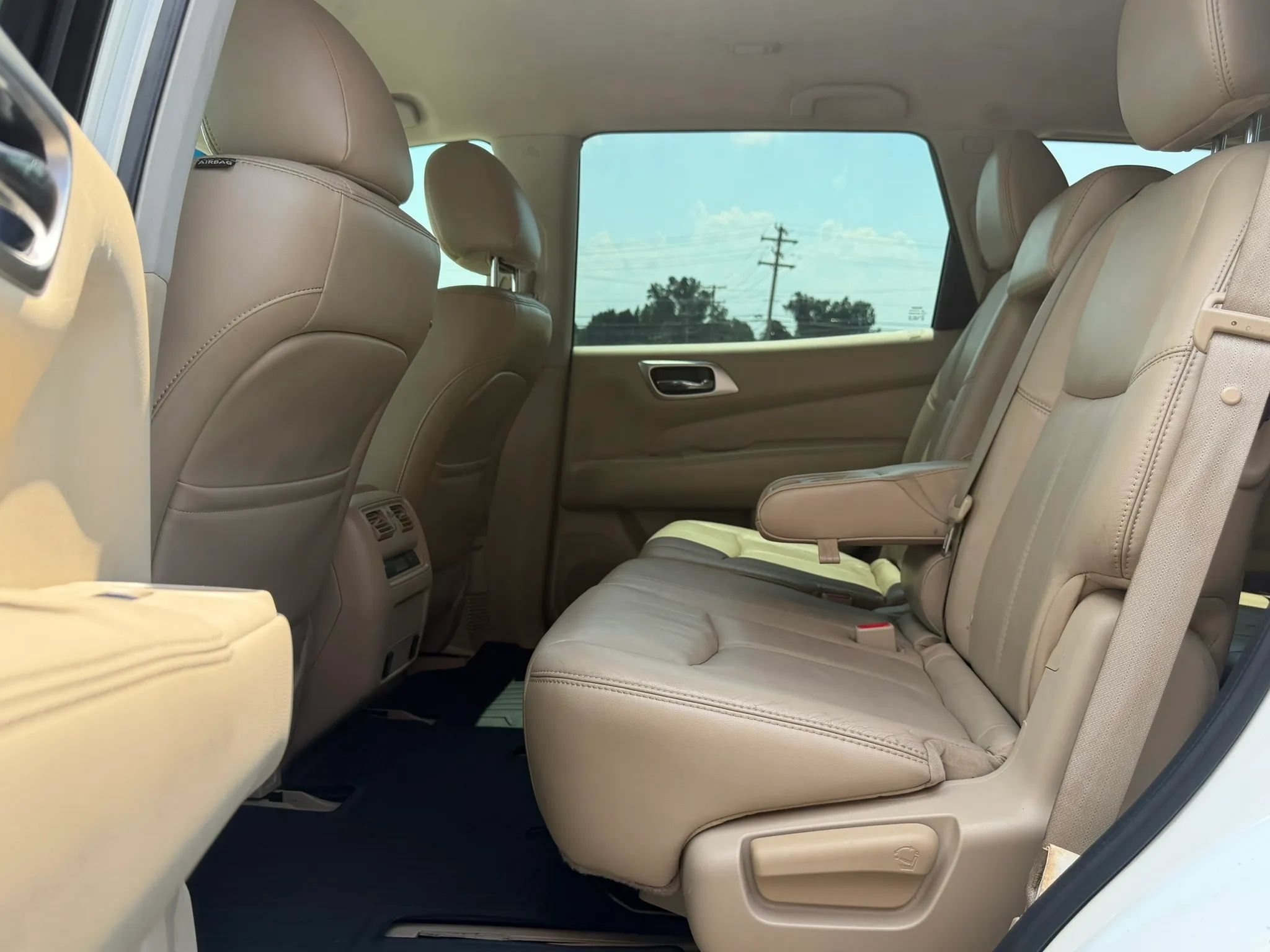 Used 2014 Nissan Pathfinder SL FWD image 14