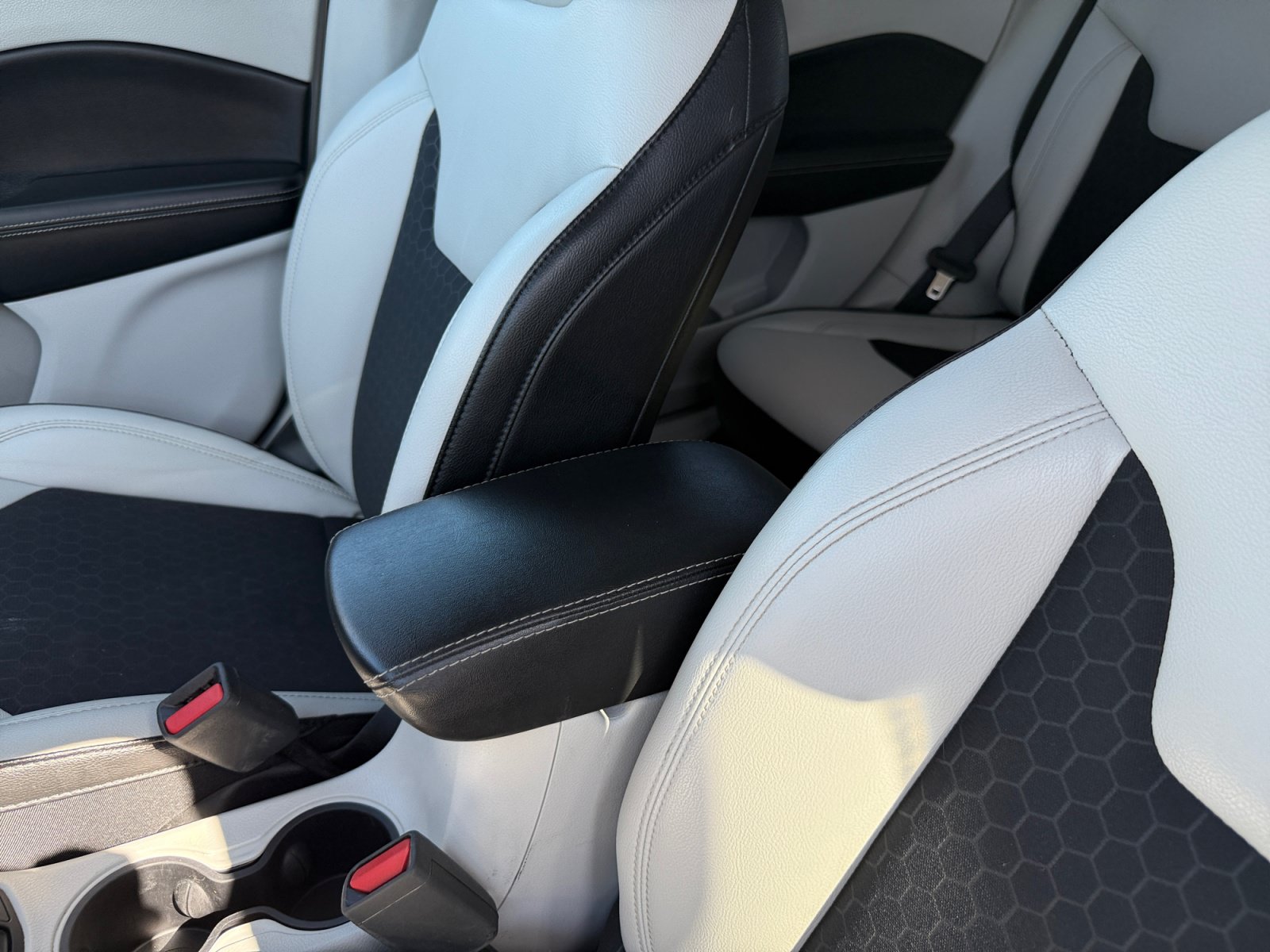 Used 2018 Jeep Compass Latitude w/ Popular Equipment Group FWD image 14