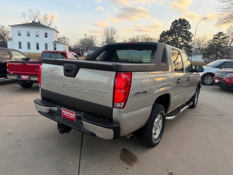 Used 2004 Chevrolet Avalanche LS image 27