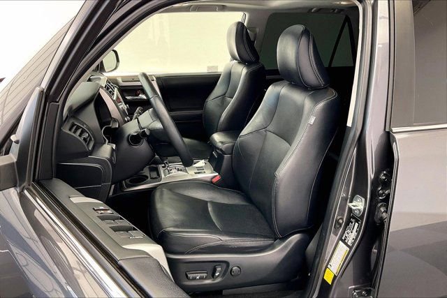 Used 2022 Toyota 4Runner Limited AWD/4WD image 18