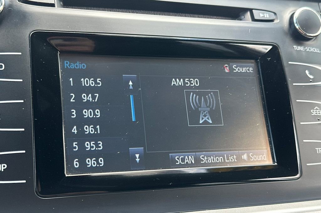Used 2019 Toyota Highlander LE image 16
