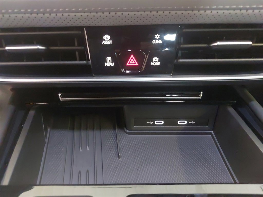 New 2025 Volkswagen Atlas Peak Edition SE image 23