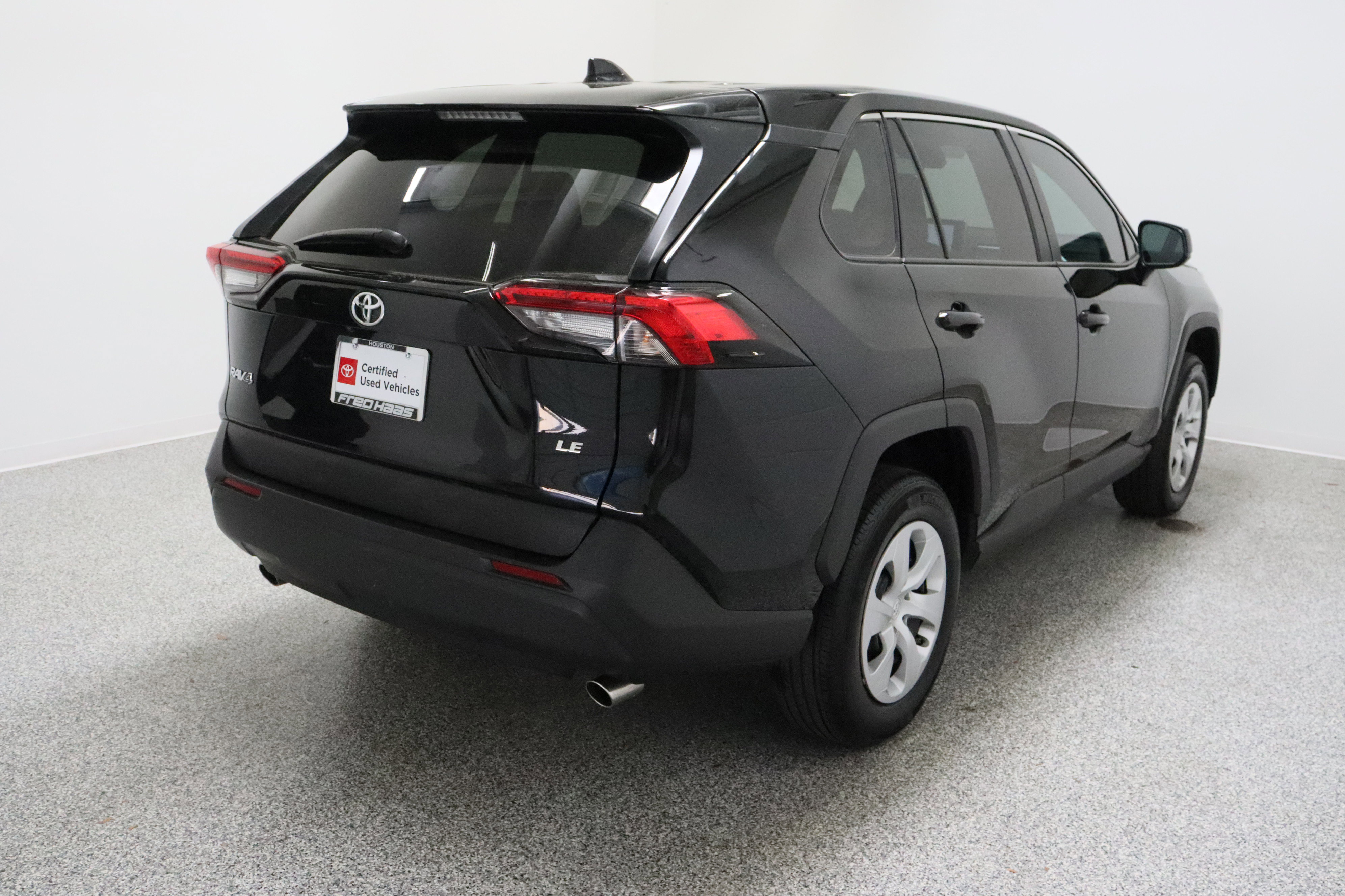 Used 2025 Toyota RAV4 LE FWD image 7