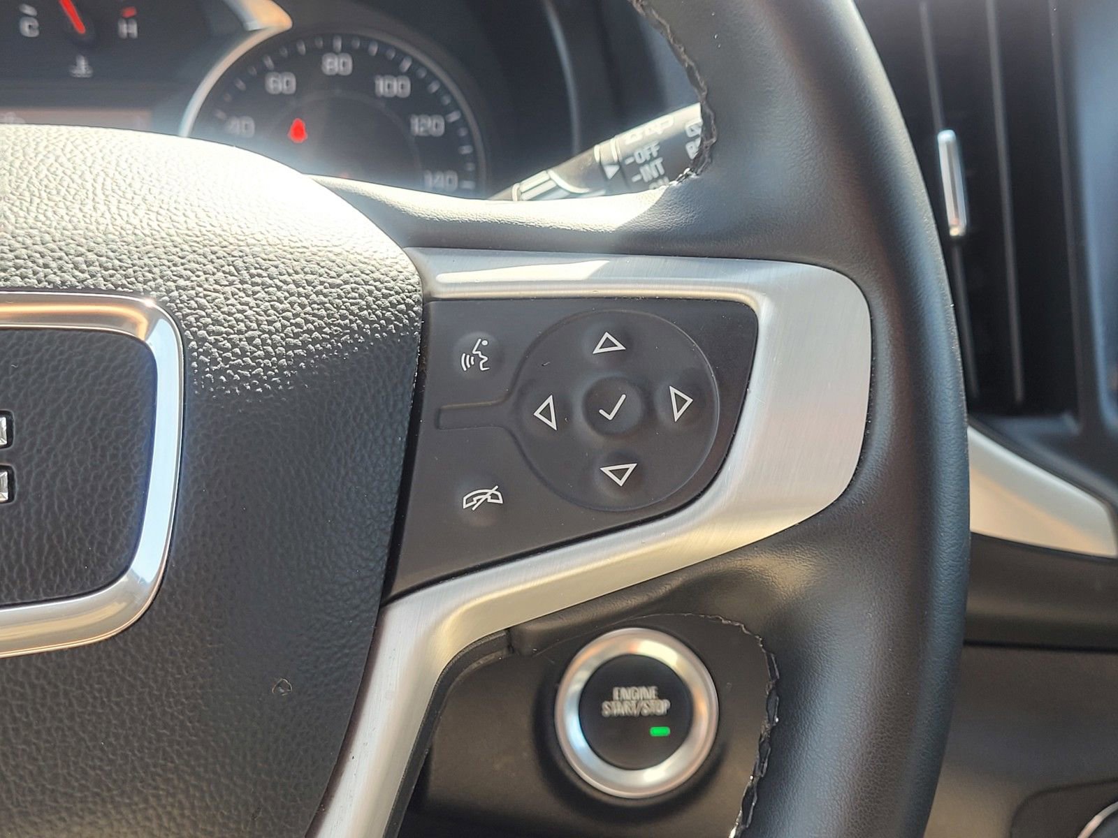 Used 2023 GMC Terrain SLT image 20