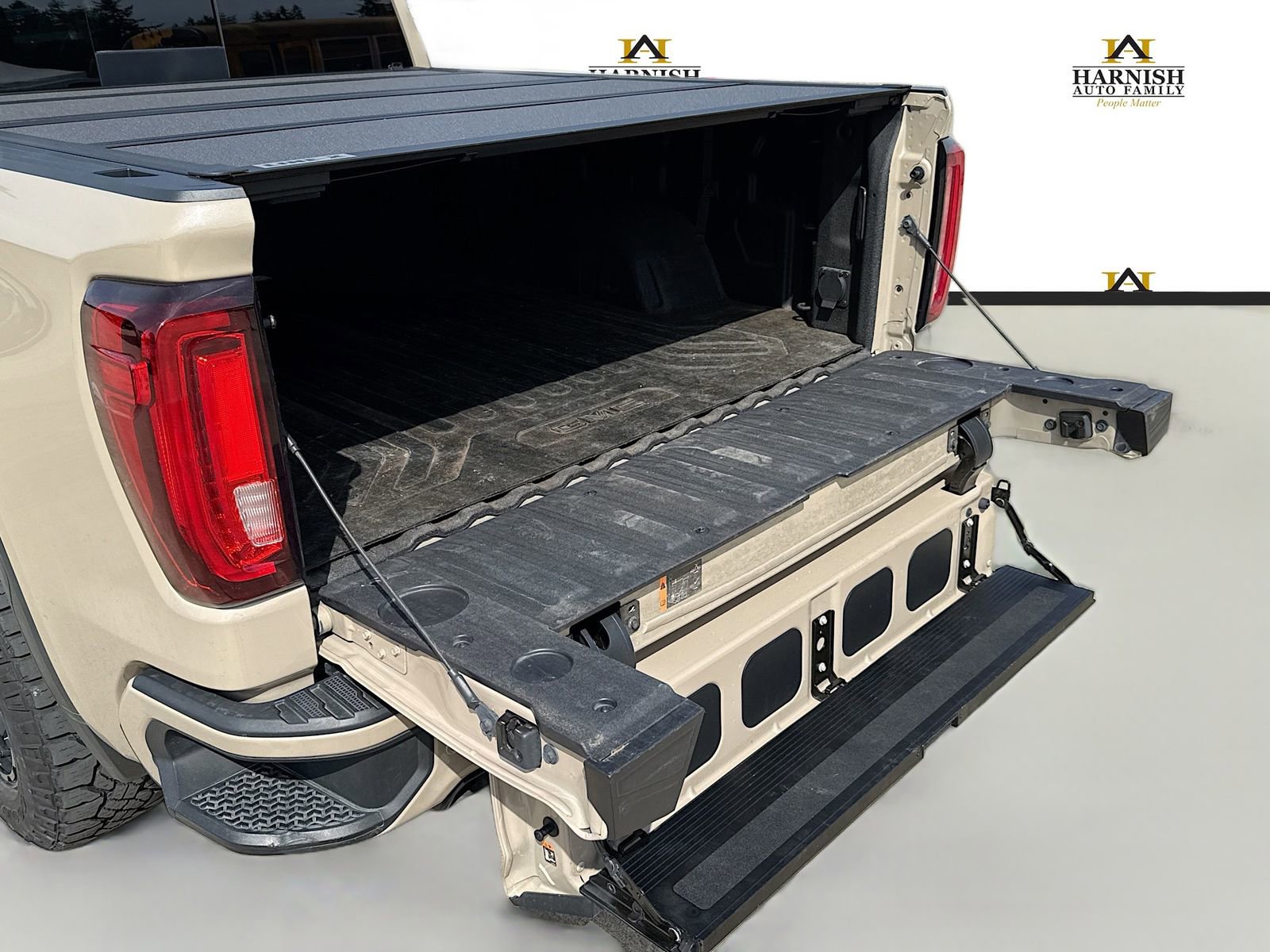 Used 2023 GMC Sierra 1500 AT4 w/ AT4 Premium Package AWD/4WD image 15