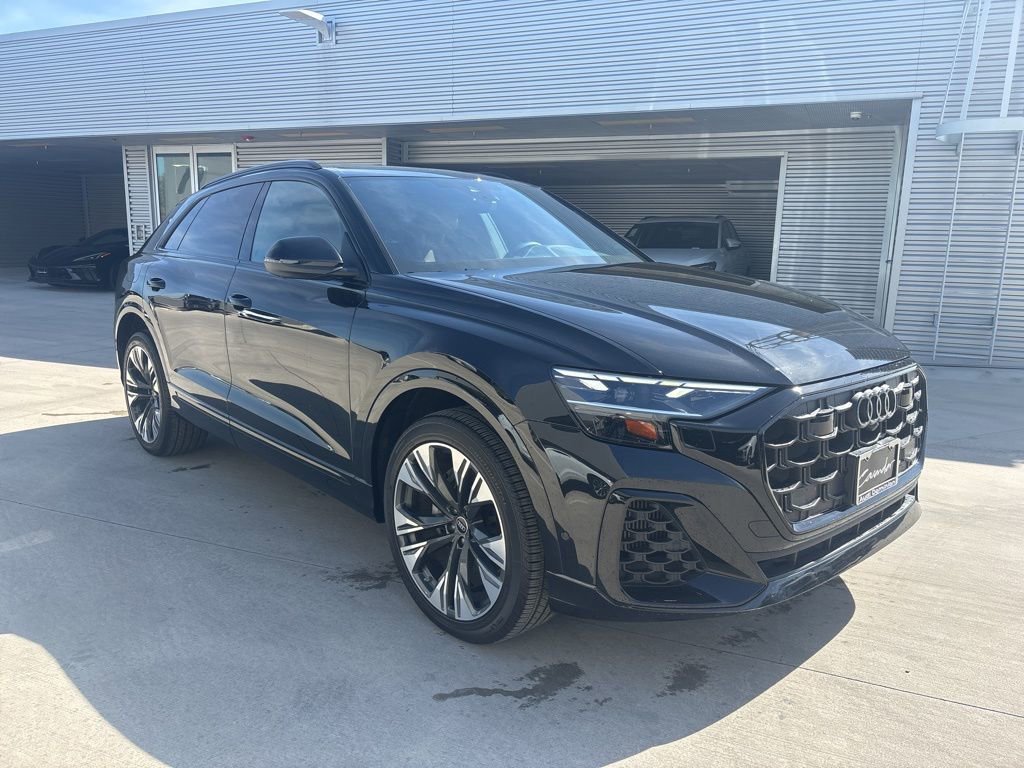 Used 2025 Audi Q8 Premium Plus image 3