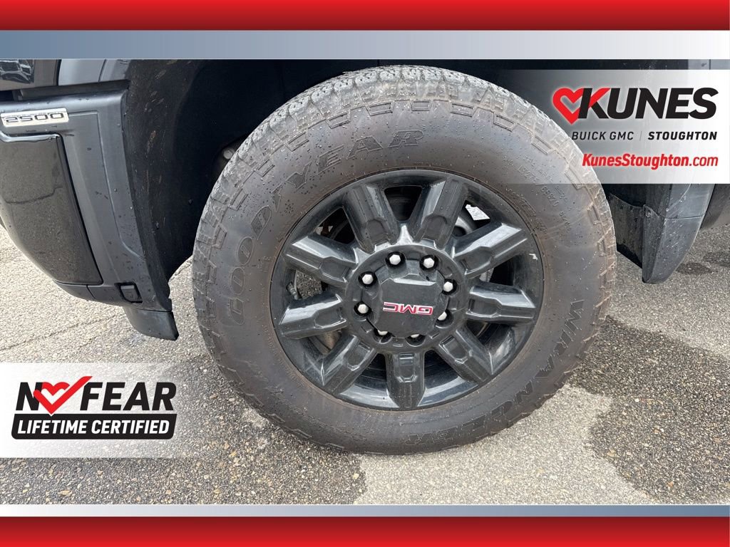 Used 2025 GMC Sierra 2500 AT4 image 20