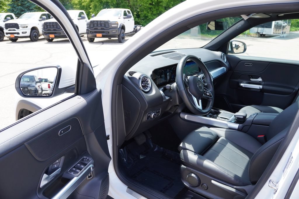 Used 2022 Mercedes-Benz GLB 250 4MATIC image 14