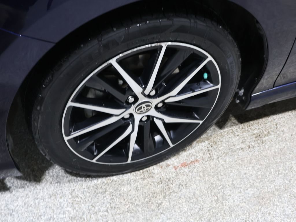 Used 2022 Toyota Camry SE image 9