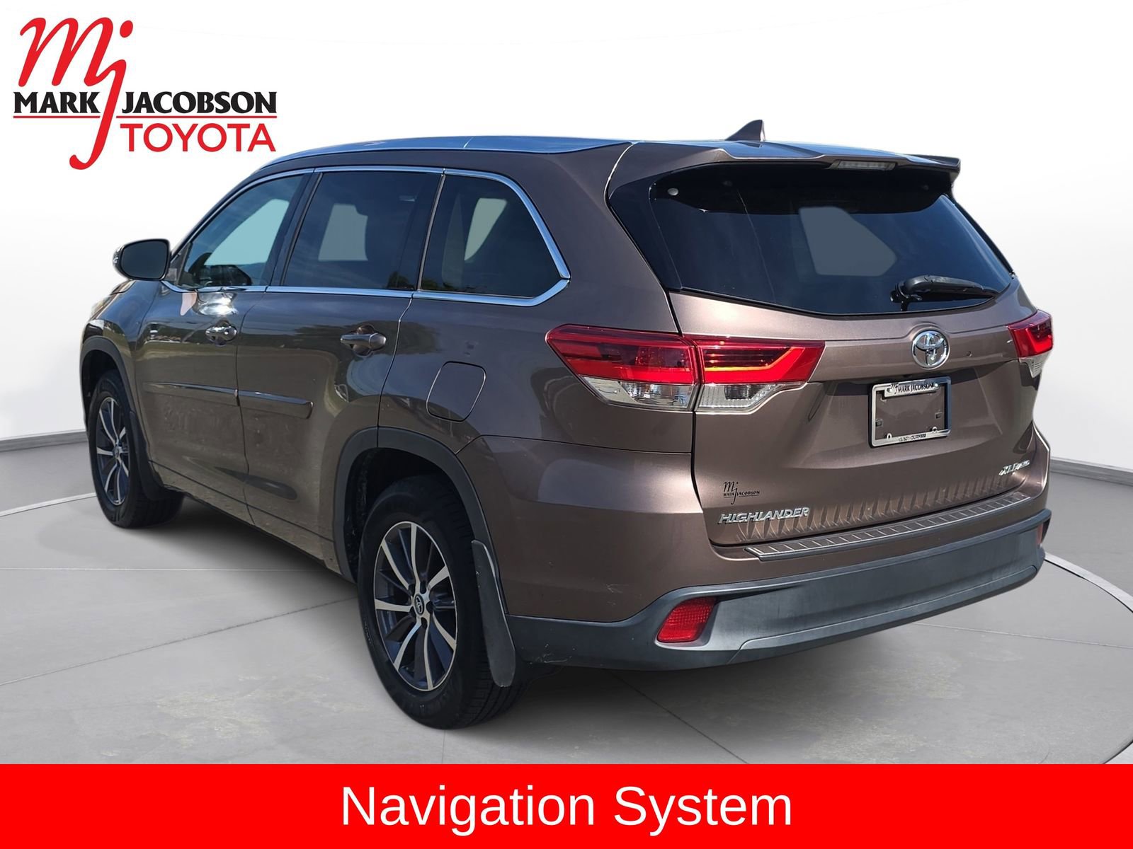 Used 2017 Toyota Highlander XLE image 12