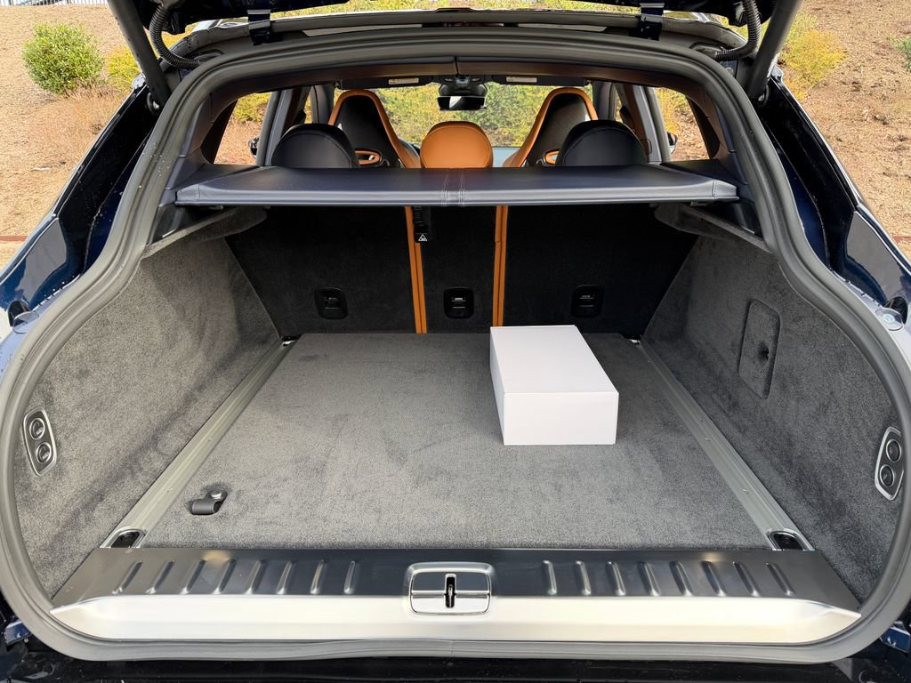 New 2026 Aston Martin DBX 707 image 45