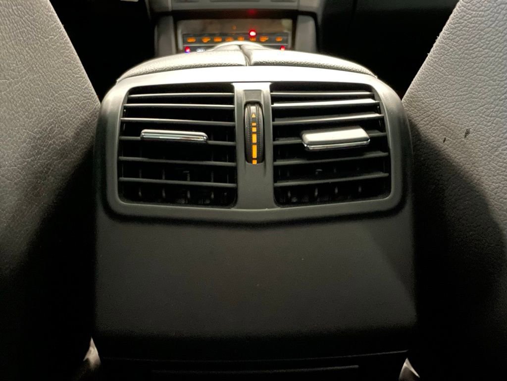 Used 2010 Mercedes-Benz E 550 4MATIC Sedan w/ Premium 2 Pkg image 25