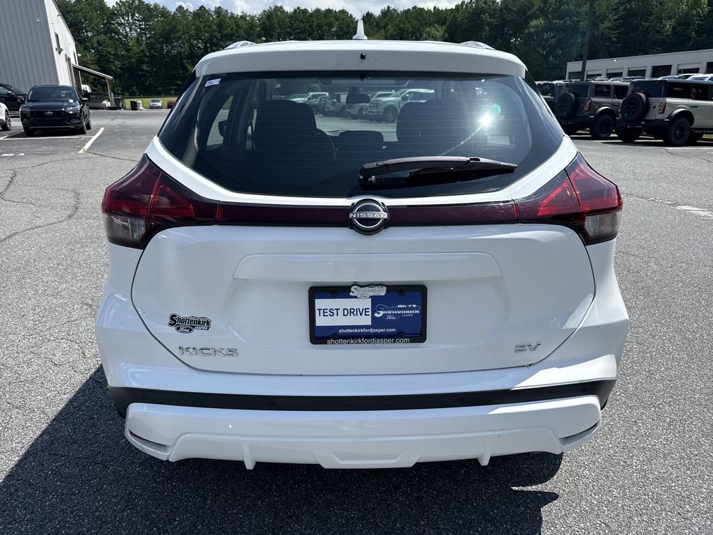 Used 2022 Nissan Kicks SV FWD image 6