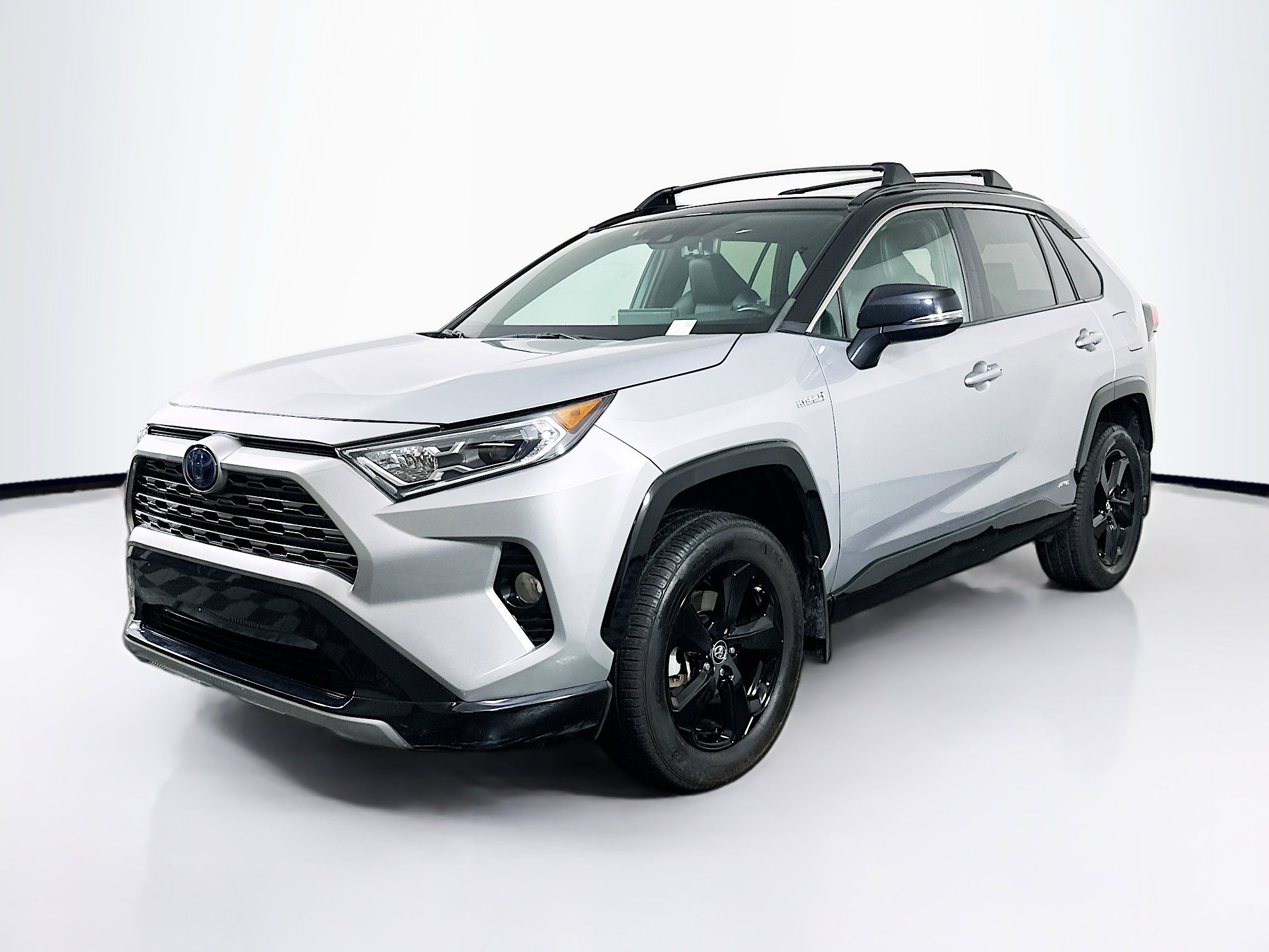 Used 2019 Toyota RAV4 XSE image 3
