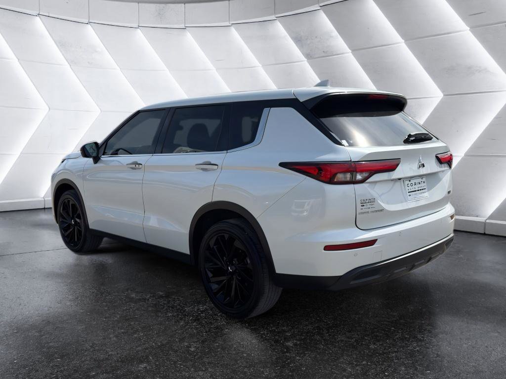 Used 2023 Mitsubishi Outlander SE Black Edition AWD/4WD image 5