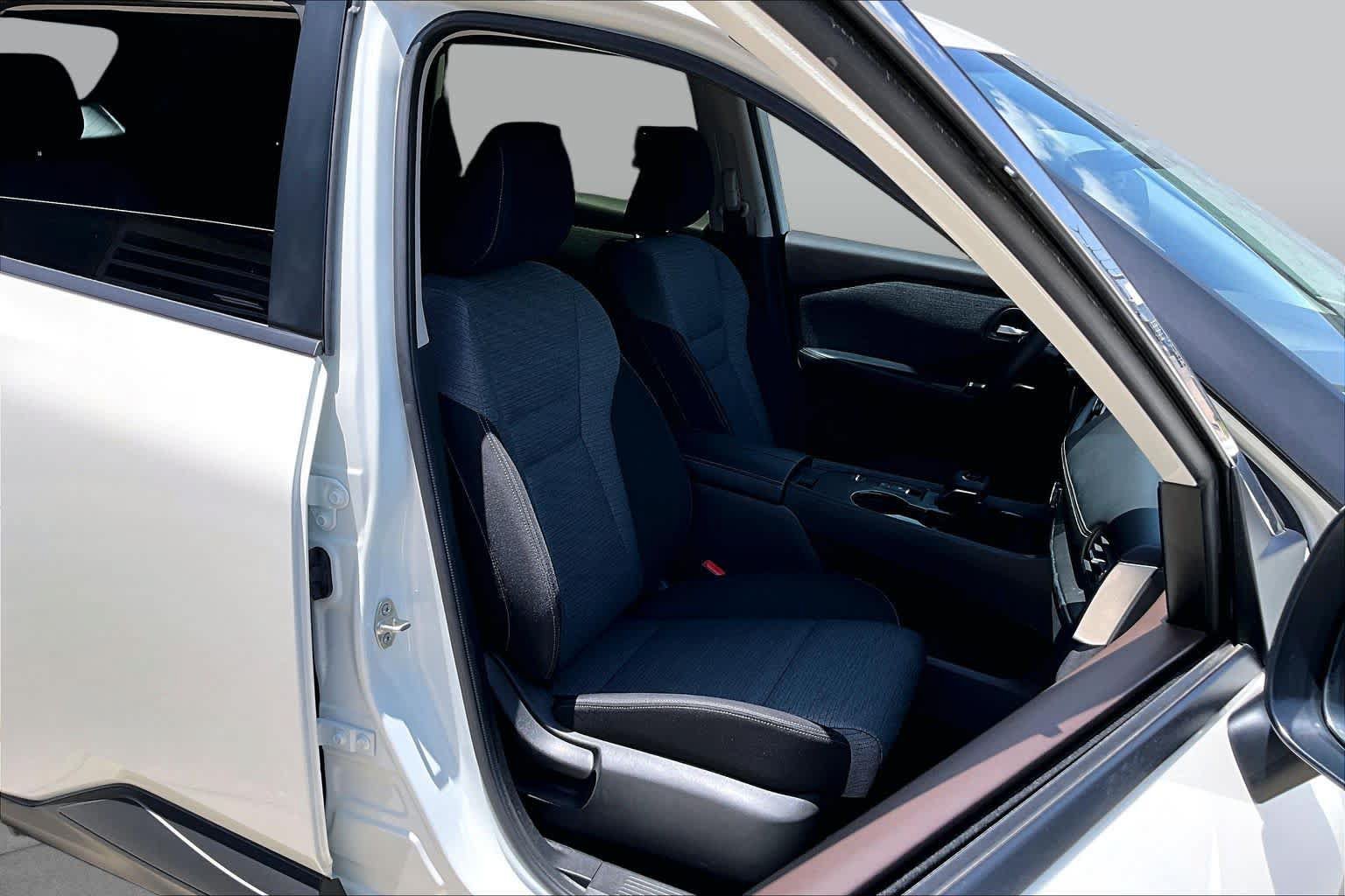 Certified 2023 Nissan Rogue SV FWD image 9