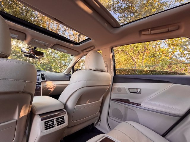Used 2015 Toyota Venza XLE w/ XLE Premium Package FWD image 34