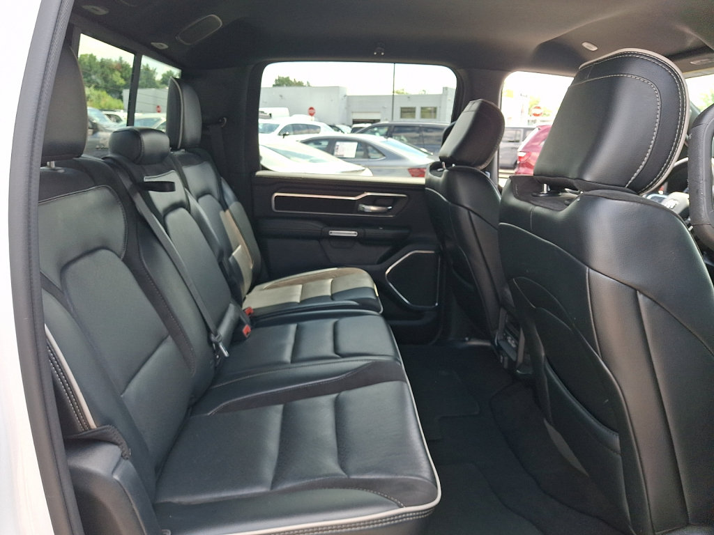 Used 2025 RAM 1500 Laramie AWD/4WD image 15