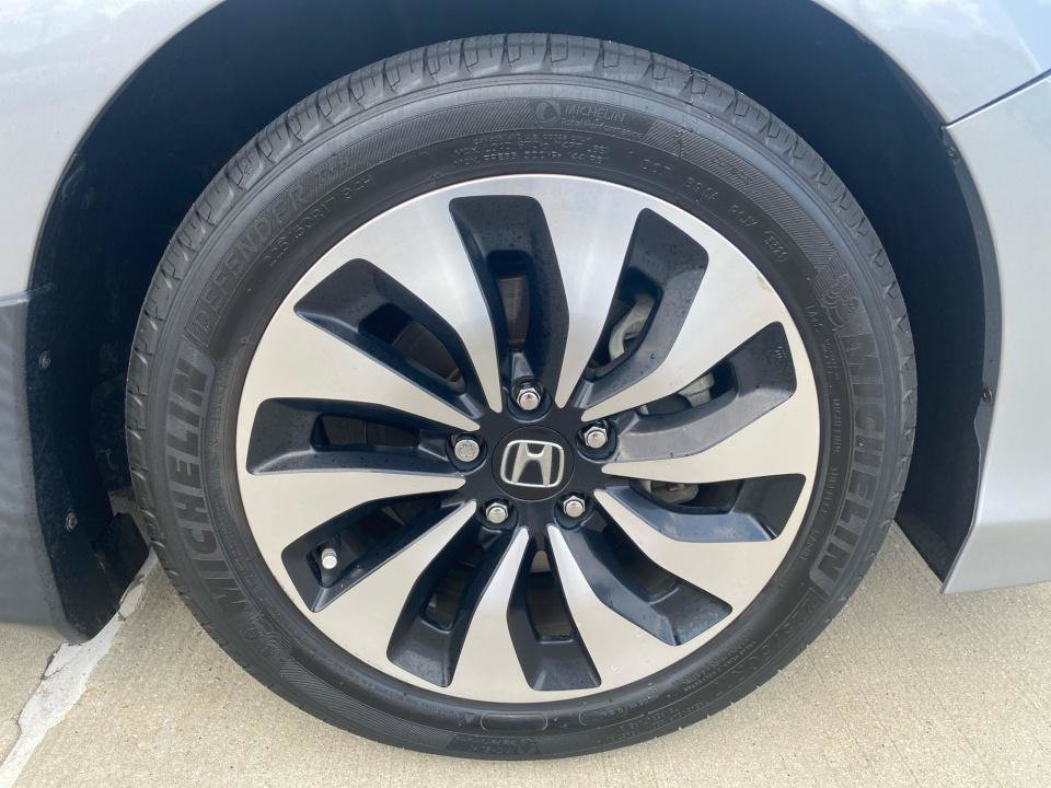 Used 2017 Honda Accord Touring image 29