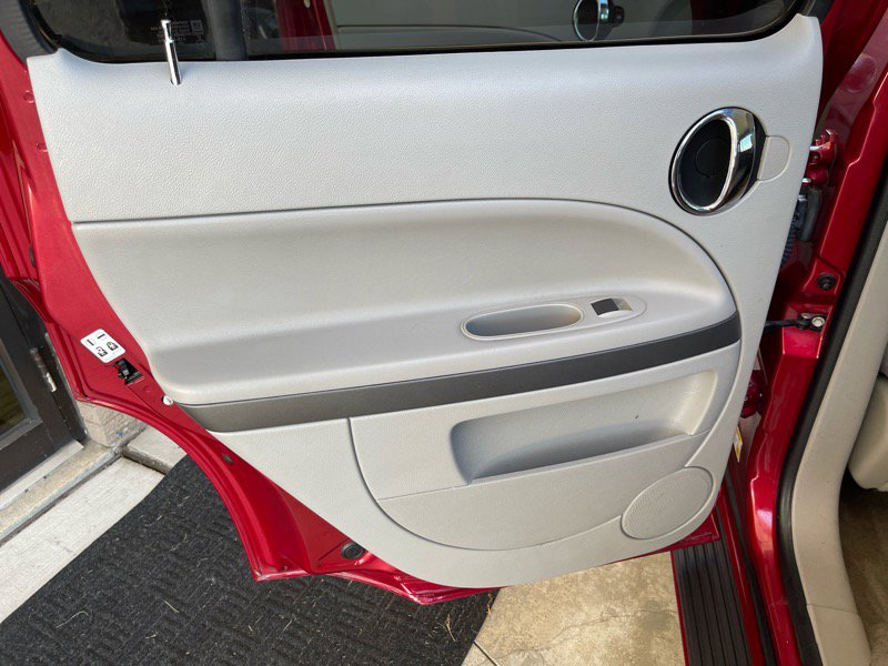 Used 2011 Chevrolet HHR LS image 33