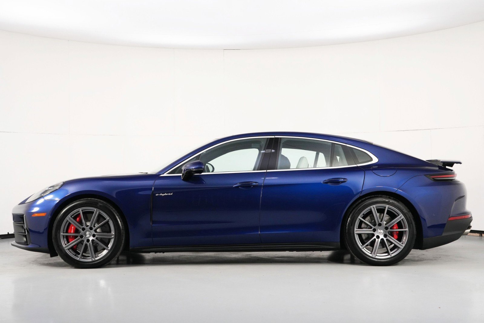 Used 2025 Porsche Panamera 4S w/ Premium Package image 58