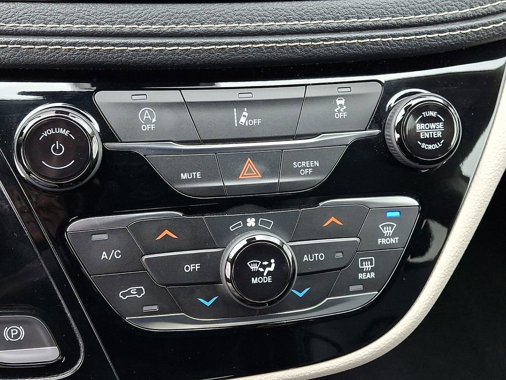 Used 2022 Chrysler Pacifica Touring-L AWD/4WD image 21