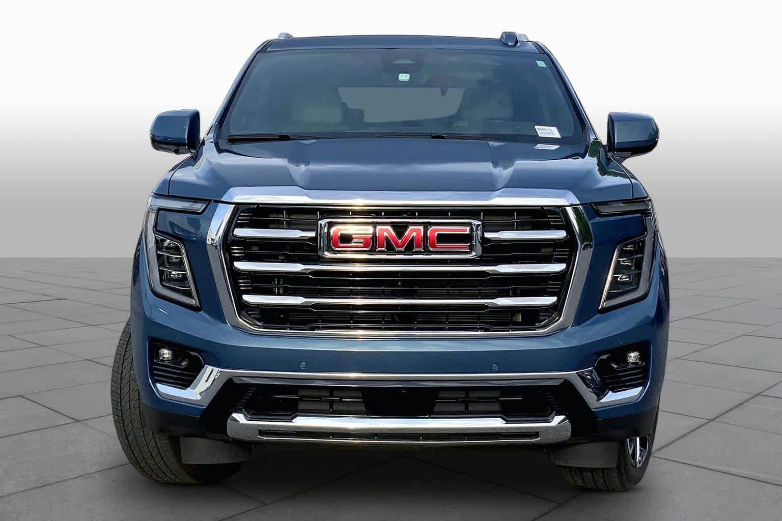 Used 2025 GMC Yukon Elevation w/ Technology Package AWD/4WD image 4